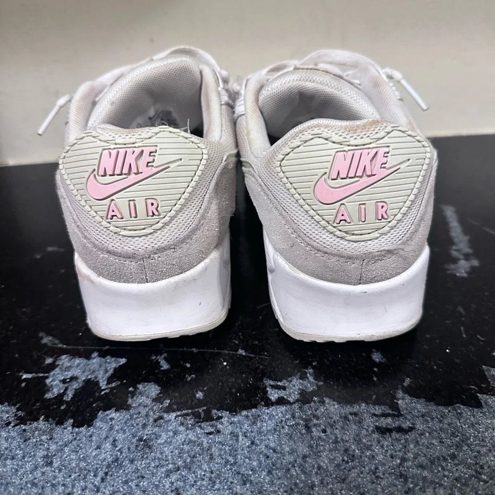 Nike Air Max Women’s Size 7.5